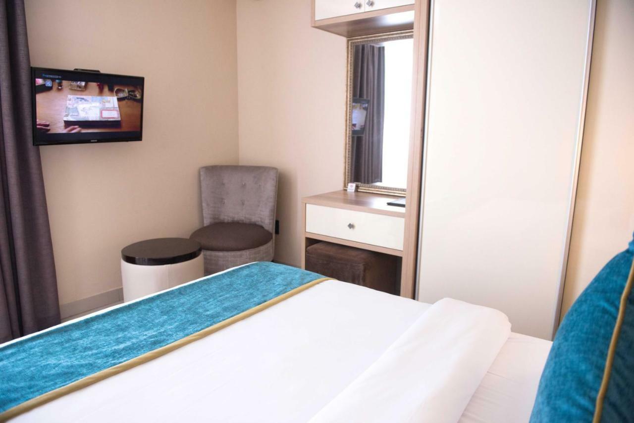 Britannia Hotel 다반 외부 사진